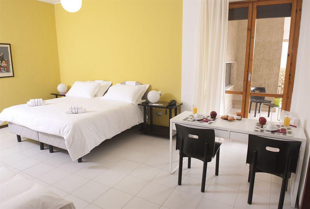 Hotel Zenit Salento Lecce Bagian luar foto