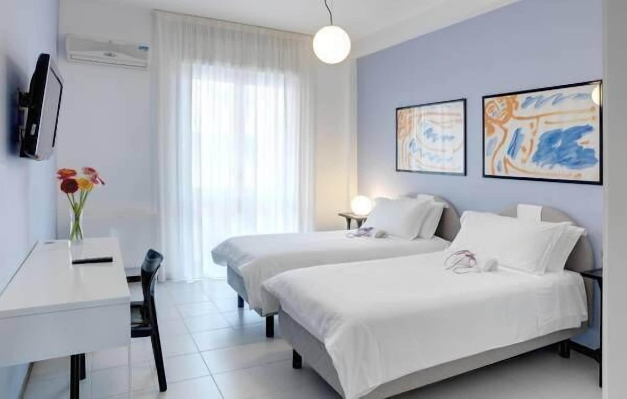 Hotel Zenit Salento Lecce Bagian luar foto