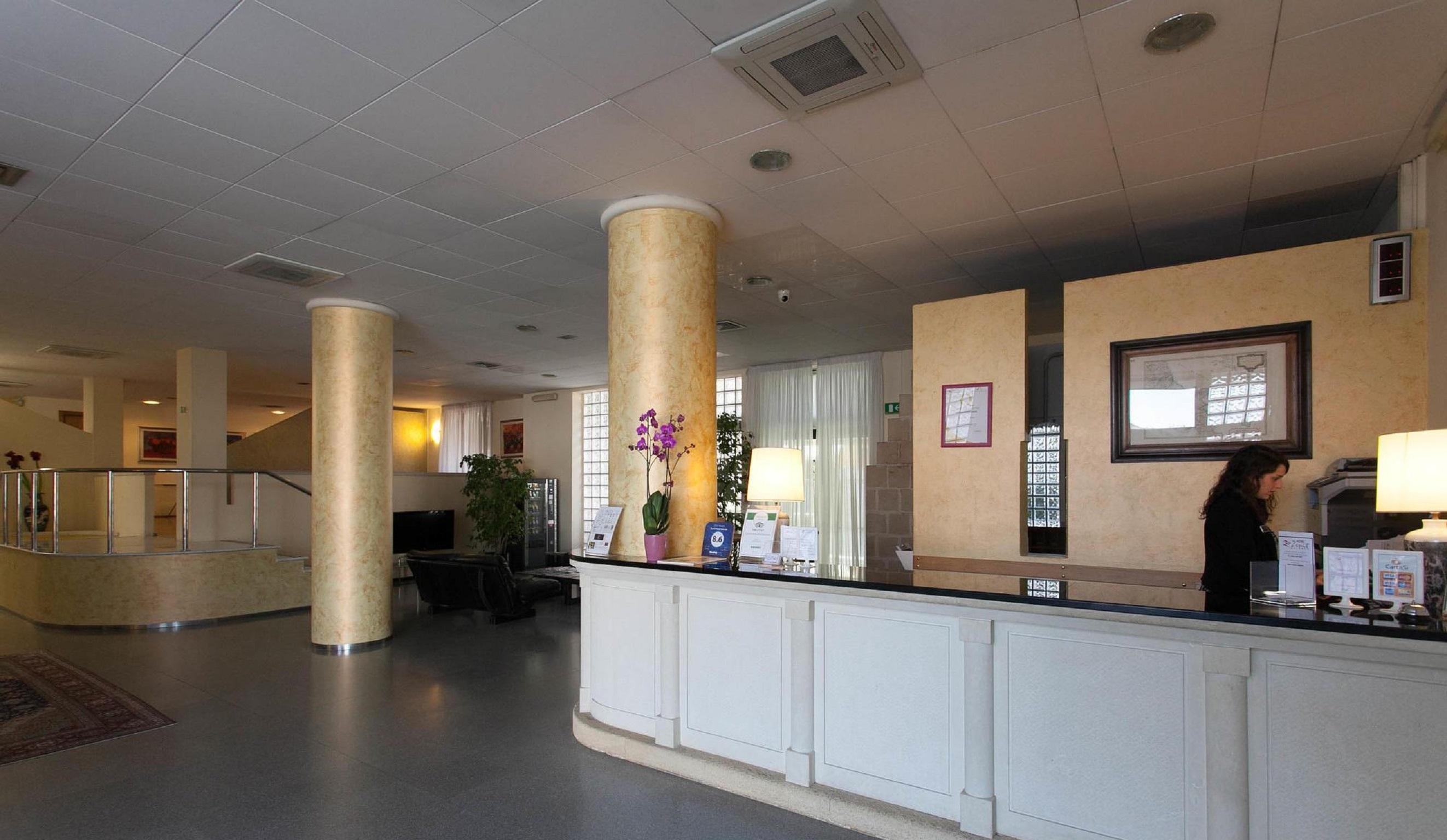 Hotel Zenit Salento Lecce Bagian luar foto