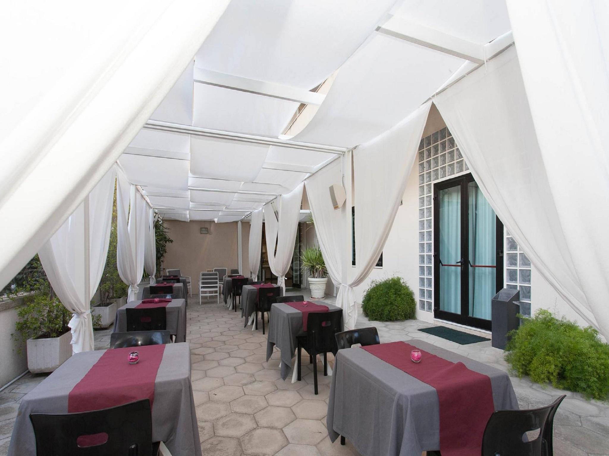 Hotel Zenit Salento Lecce Bagian luar foto
