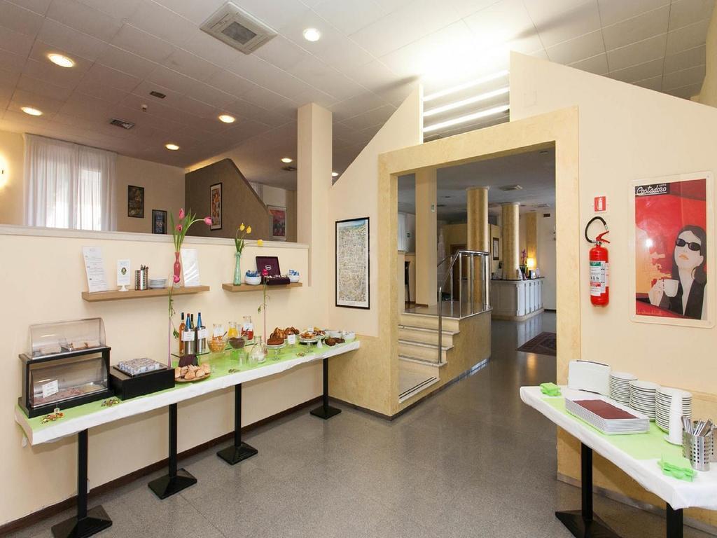 Hotel Zenit Salento Lecce Bagian luar foto