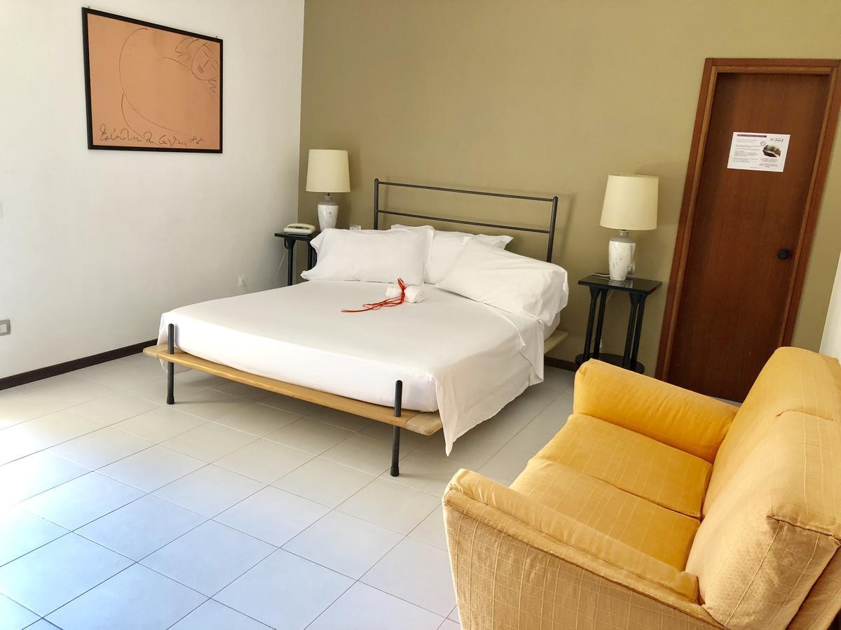 Hotel Zenit Salento Lecce Bagian luar foto